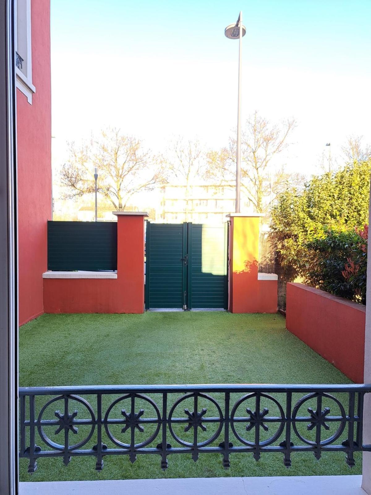 Studio Cosy Entierement Renove A Deux Pas De Lyon Fontaines-sur-Saone Εξωτερικό φωτογραφία