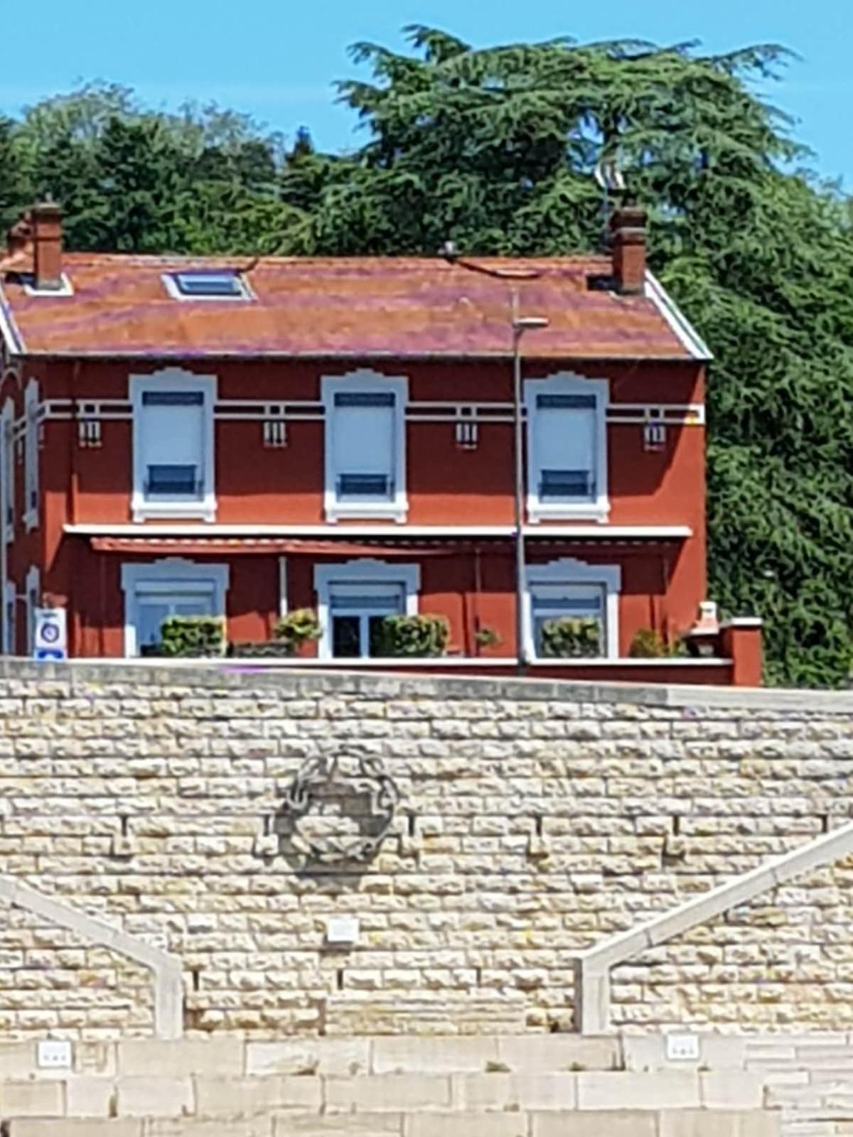Studio Cosy Entierement Renove A Deux Pas De Lyon Fontaines-sur-Saone Εξωτερικό φωτογραφία